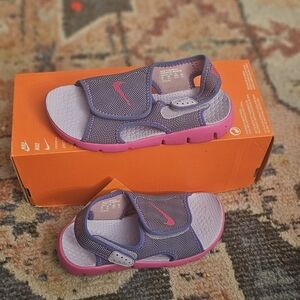 New Nike Sunray Adjust 4 girls water shoes size 2y B4